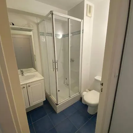 - Apartament *